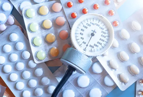 고혈압약 부작용 종류별 증상 대처법 어지러움 가슴두근거림 혈압약부작용 혈압관리 고혈압예방 약물정보 심혈관건강 혈압측정