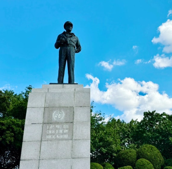 맥아더동상