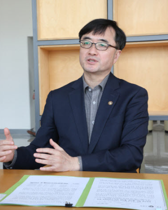 정부는 임기근 실장을 경제정책과 예산 분야의 전문성을 갖춘 인물로 평가했습니다.