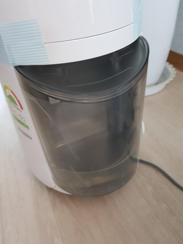 습기제거 가장 빠른 방법은 제습기 사용