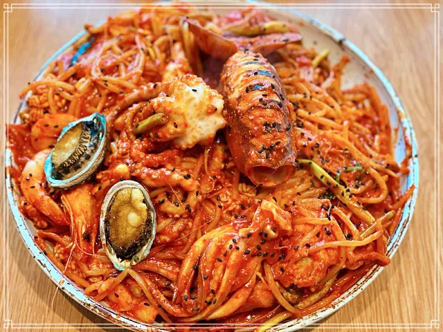 강릉 포남동 맛집 아구찜 위에 돼지고기 수육(삼겹살)이 올라간 수구찜