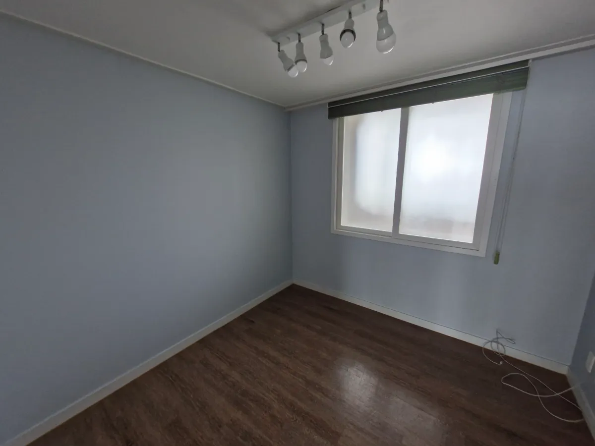 깨끗하게-정리된-방