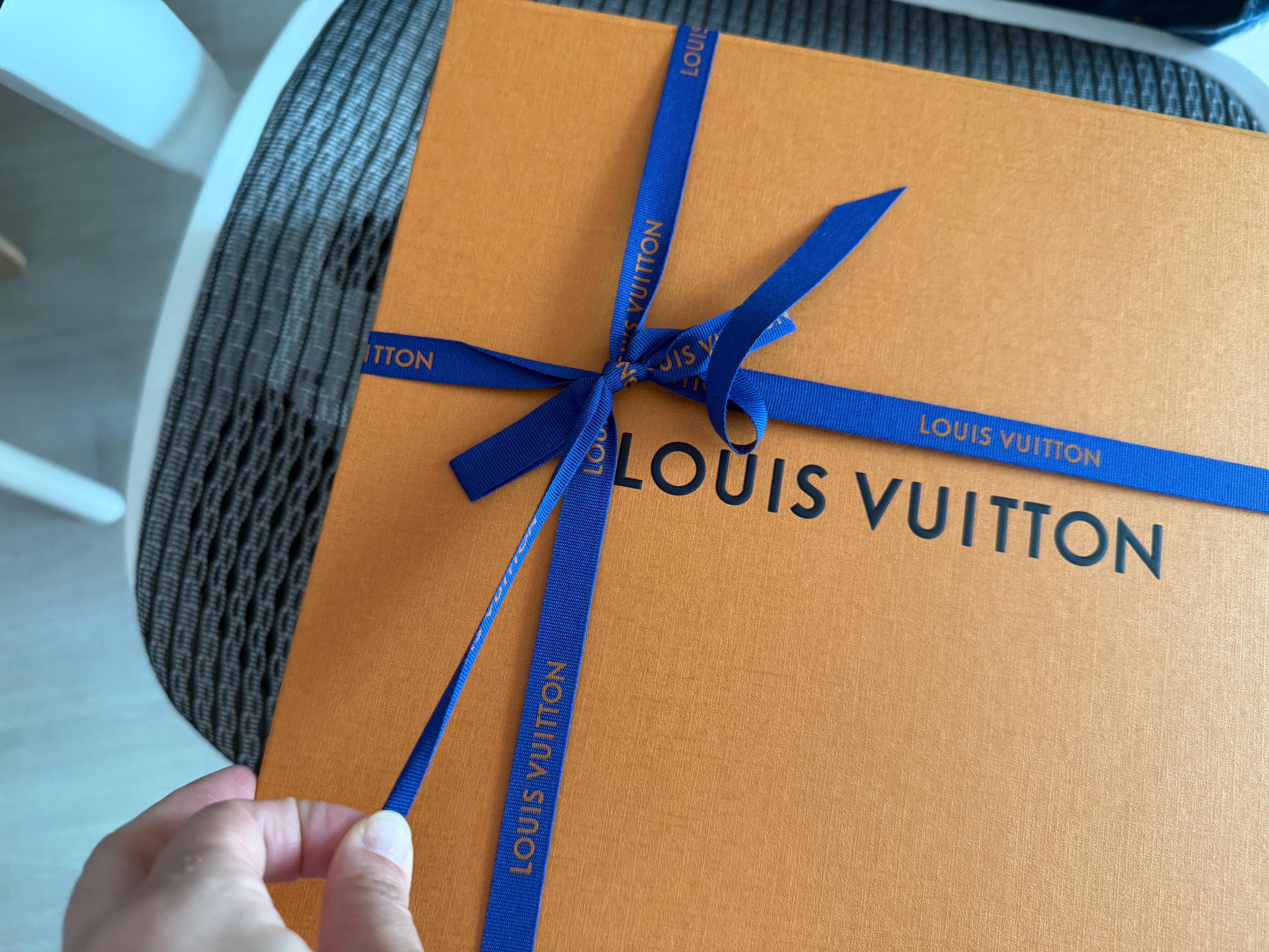 결혼예물 첫 명품백 루이비통 캐리올 바이브 BB 구매후기