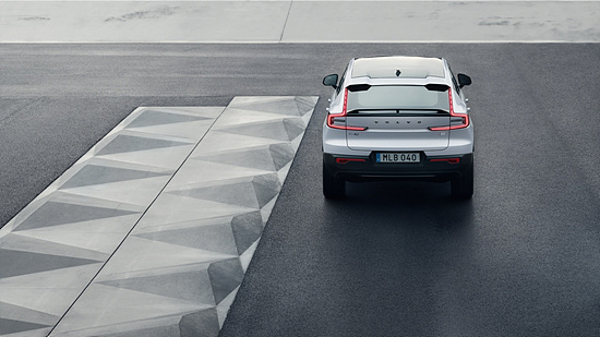 주행성능: 최대 389km 주행 가능