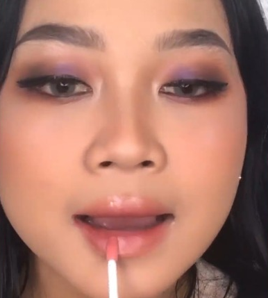 2025년 뷰티 트렌드, 블러 메이크업 완벽 가이드