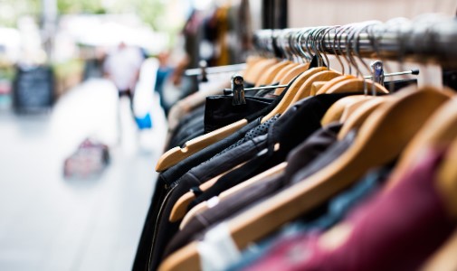 옷감 특성별로 구분해서 건조한다.