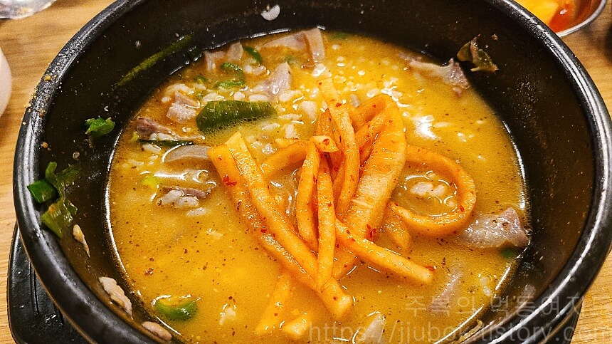 토부리-병천순대-순대-곰탕-무생채