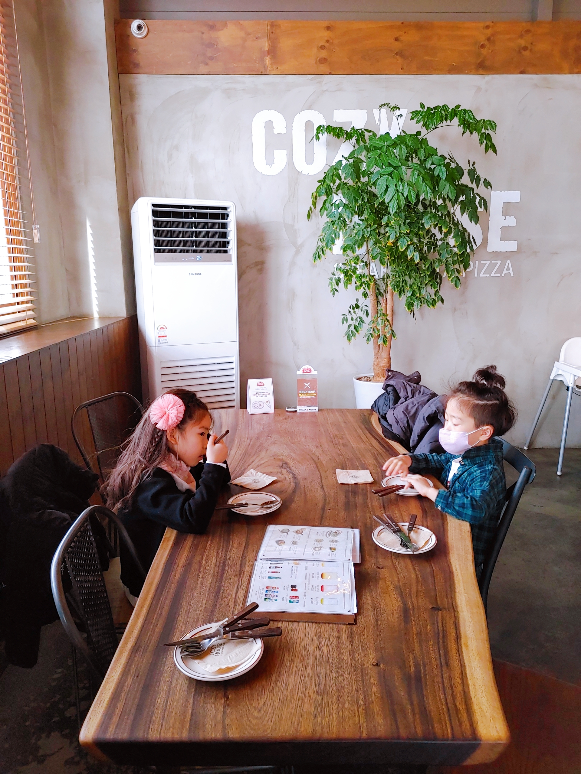 김해-코지하우스-테이블