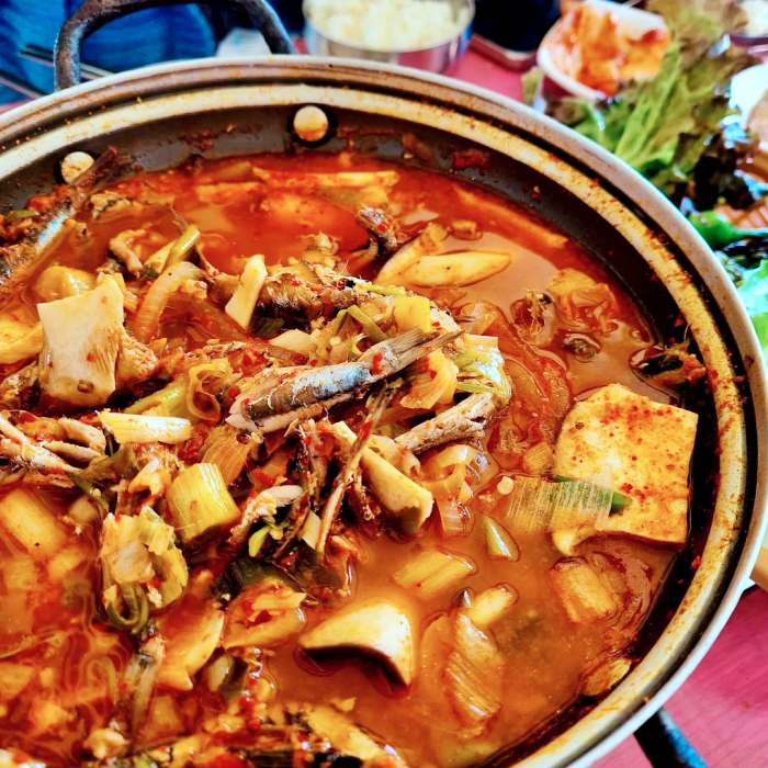 생방송 오늘저녁 남해 다랭이 마을 멸치쌈밥정식 멸치회무침 맛집