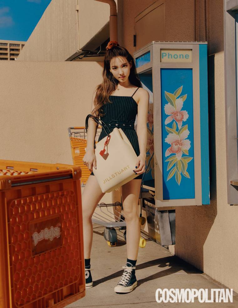 트와이스 코스모폴리탄 나연