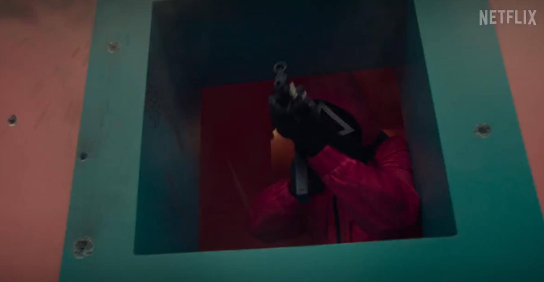 병정요원 총 쏘는 장면