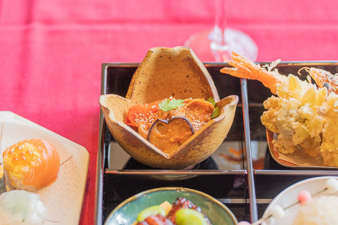 Fukuchi’s Premium Lunch: Local Food Served in Agano Pottery — original photograph 9