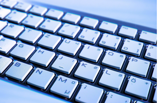 작업 관리자 '시작 앱' 탭에서 불필요한 프로그램을 '사용 안 함'으로 변경하는 화면 캡처