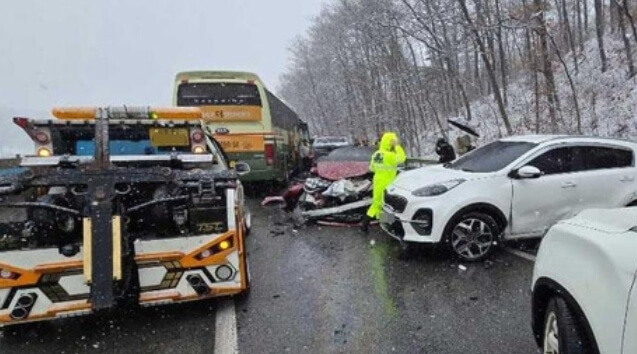 영동고속도로-사고현장(강원소방본부-제공)