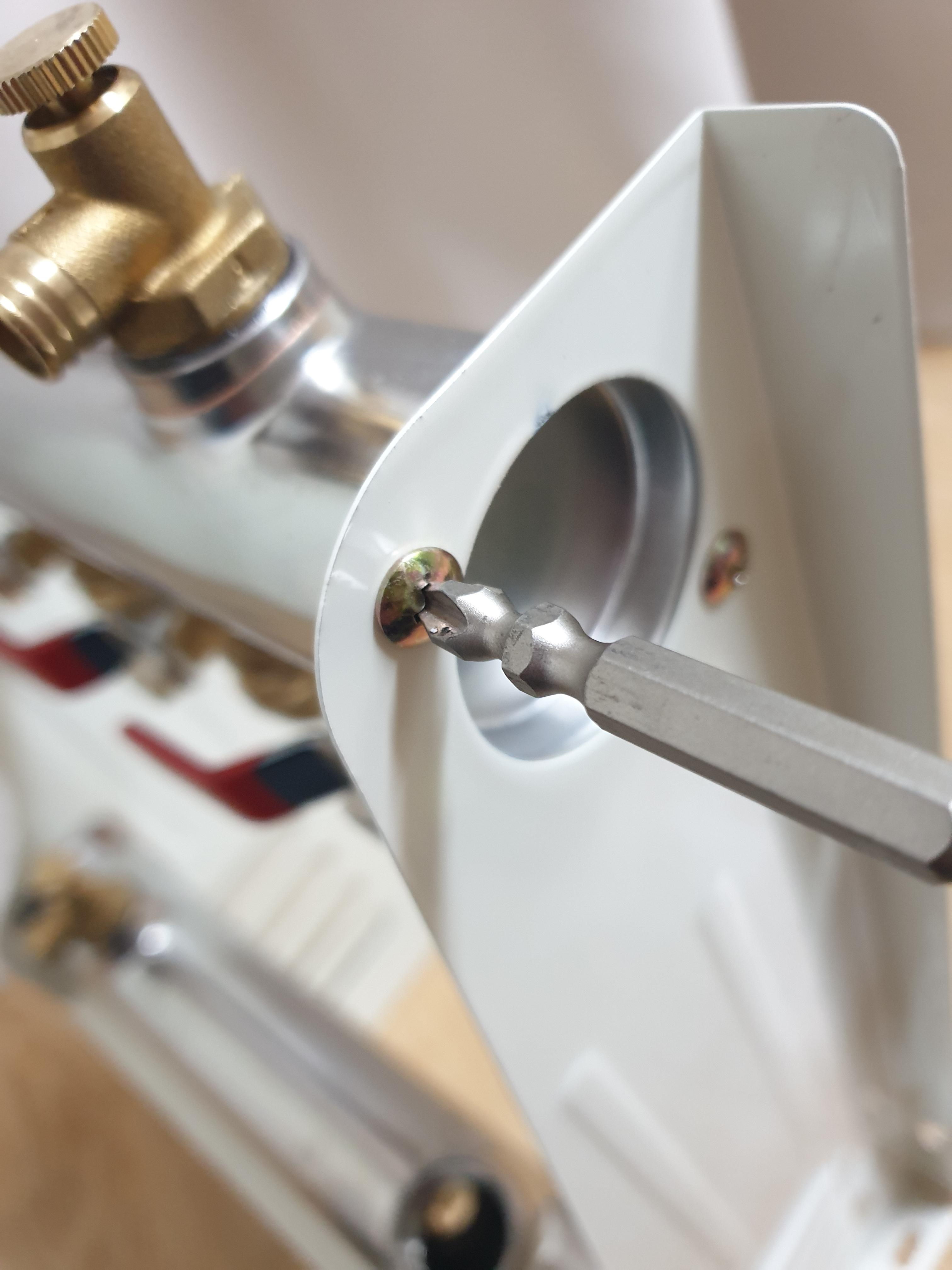 분배기 커버와 상바 및 하바 분리