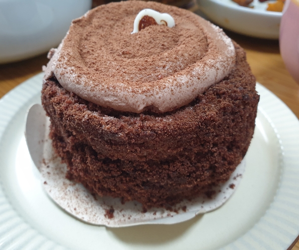 내돈내산 솔직 후기 스타벅스 초콜릿 생크림 블루베리 쿠키 치즈 케이크 케익 조각 가격 칼로리 사이즈 아이스 아메리카노 꾸덕한 추천 리스트 가벼운 모찌롤 편의점 초코 촉촉한 맛있는 선물