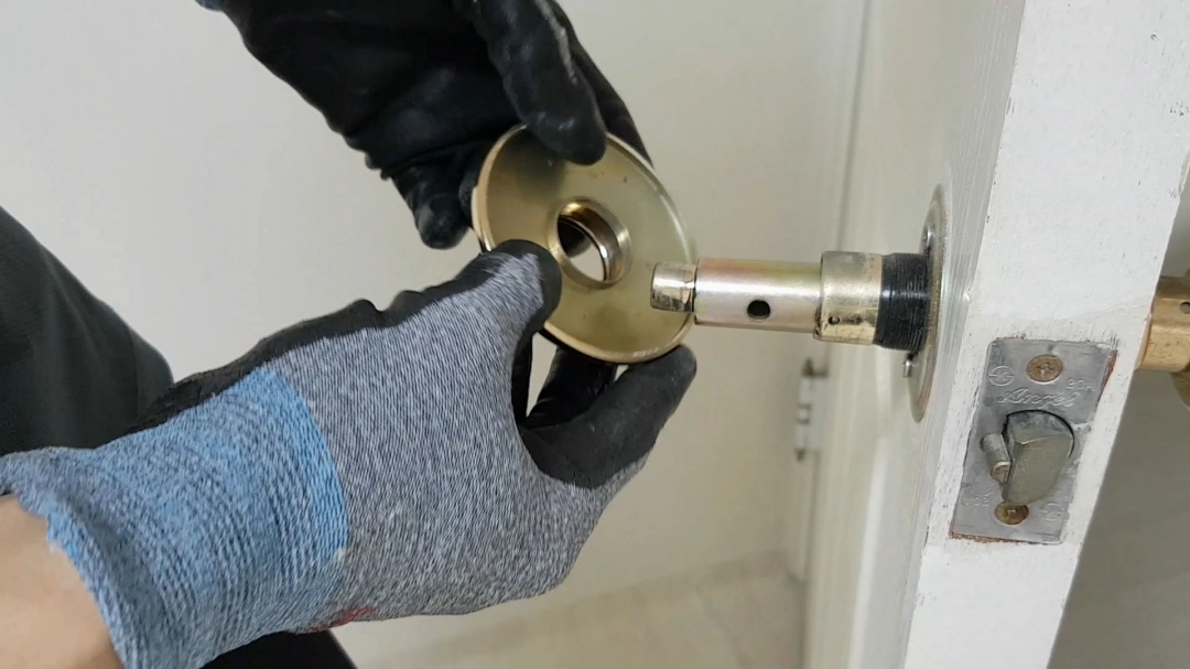 손잡이 커버 열린 모습