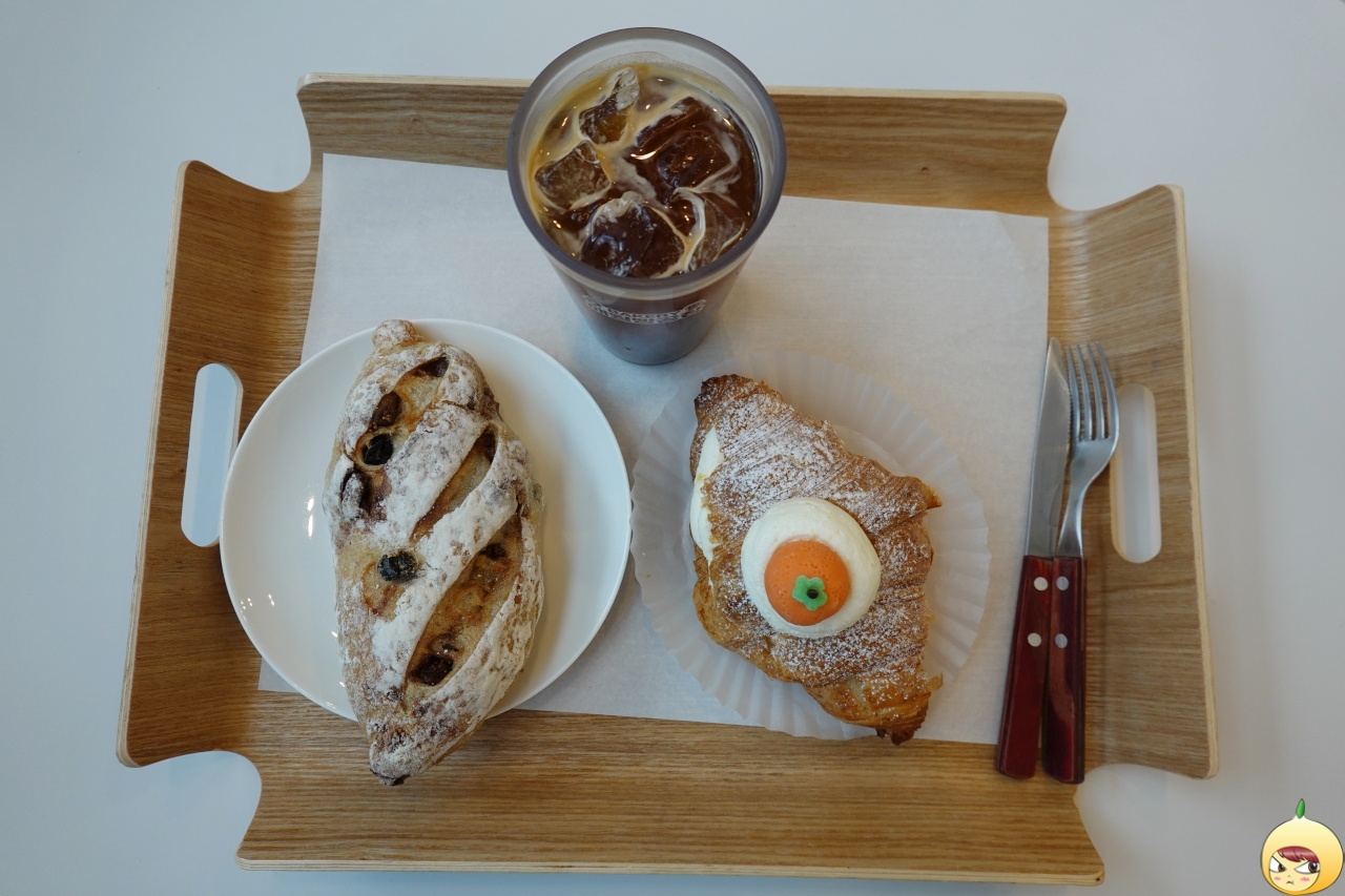 애월빵공장 한라봉크루아상과 호밀무화관깜빠뉴 그리고 아아 등장