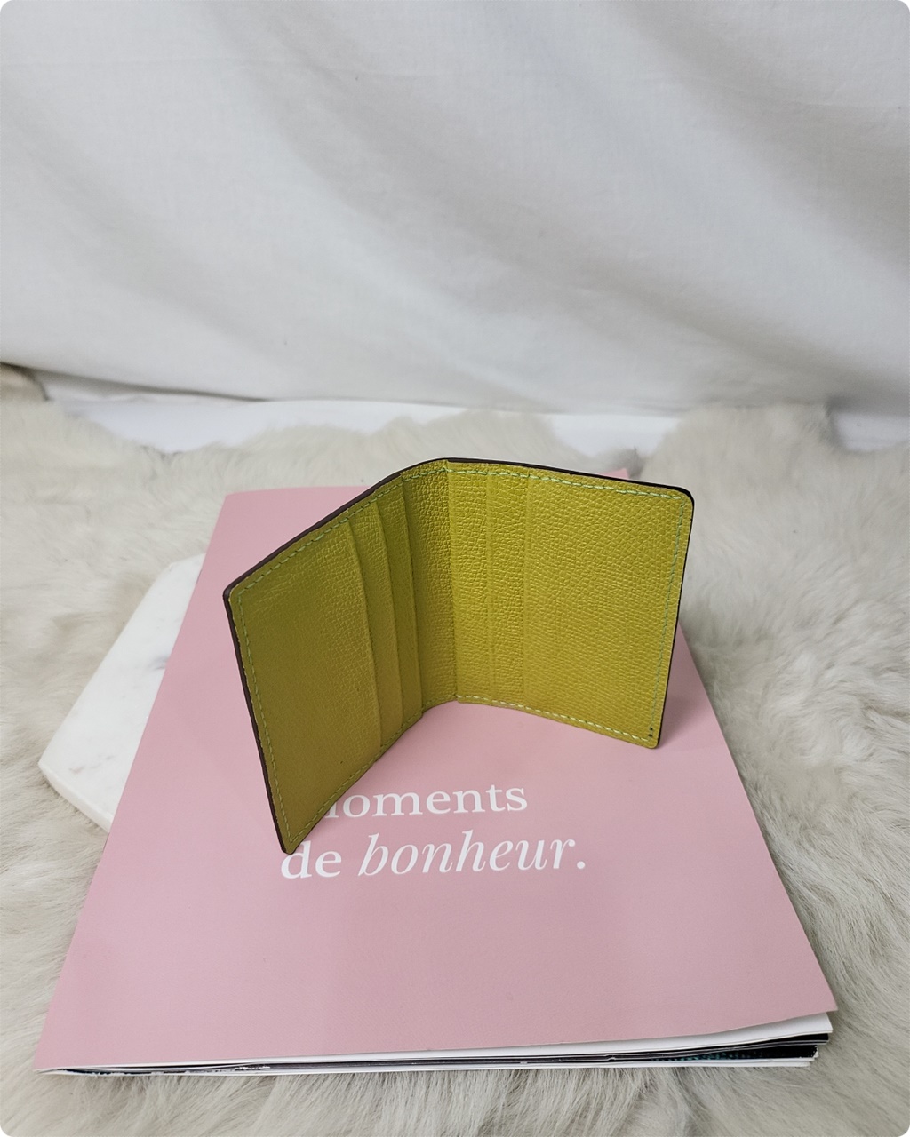 세워 놓고 봤어요~