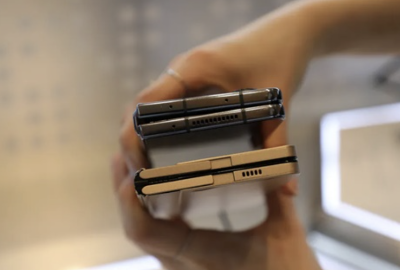 갤럭시Z 폴드5 - 얇아진 두께