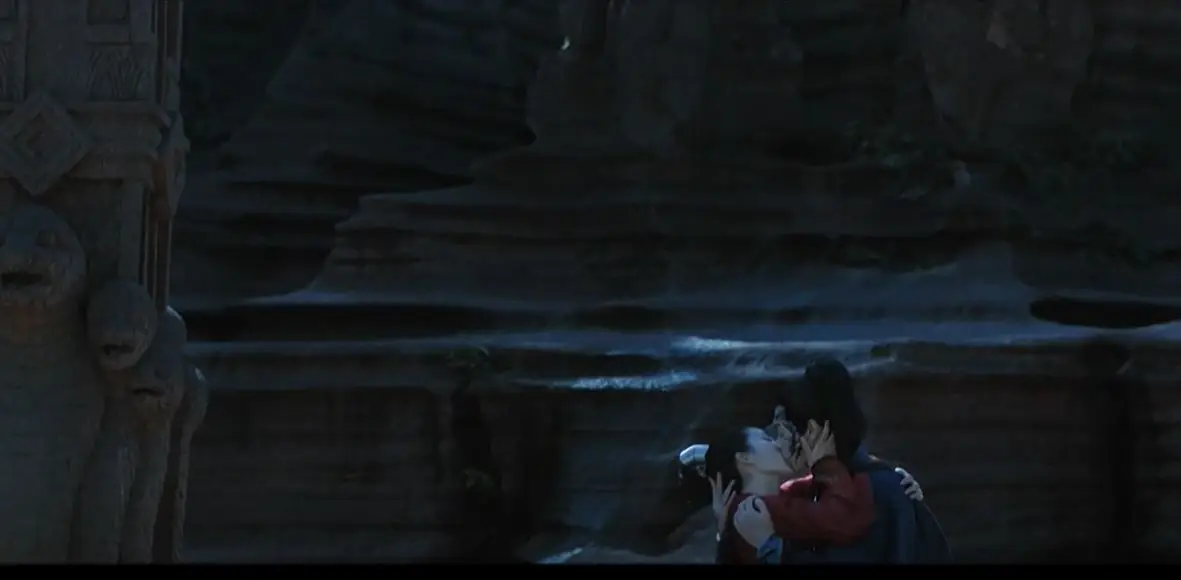 초요-려진난-키스신