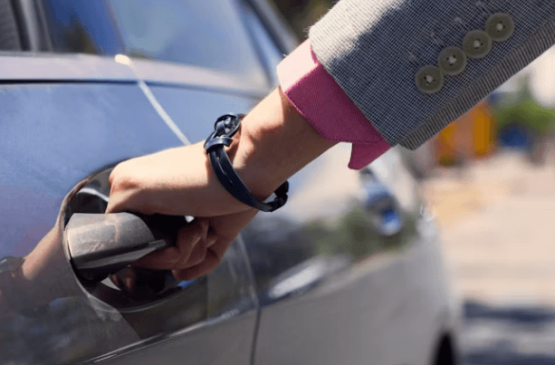 고물가 시대 내 차 팔기&amp;#44; 직거래와 플랫폼 수익 전략