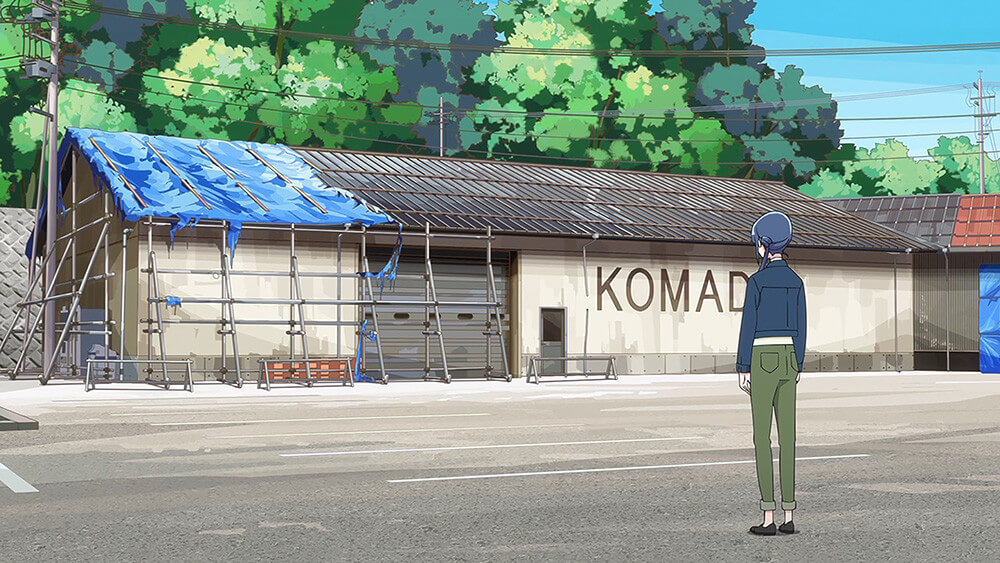 코마다 증류소의 지진으로 인한 보수 작업 중인 건물