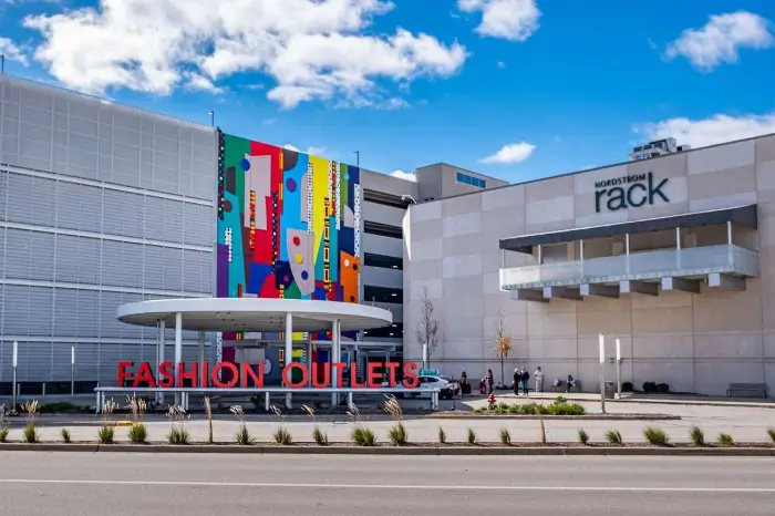 패션 아웃렛 오브 시카고(Fashion Outlets of Chicago)