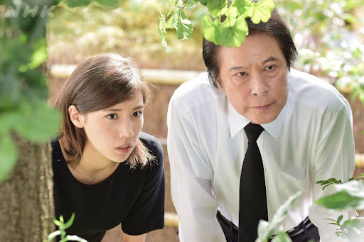 극중 테츠코와 시아버지 렌타로