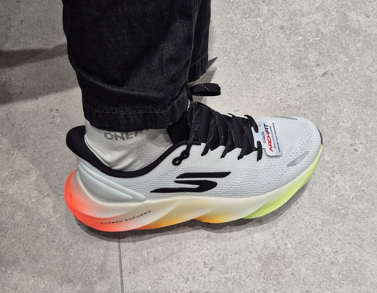 스케쳐스 데일리 러닝화 추천