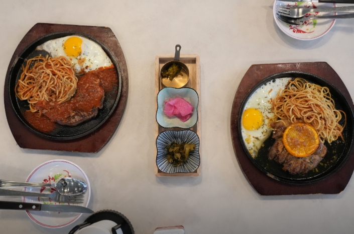 생생정보 가격파괴 why 연말 특집 2탄 등심스테이크 김치찌개&공깃밥 무한 리필 14,900원