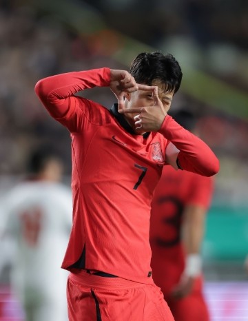 4번-째-골을-넣은-후-손흥민의-세레모니