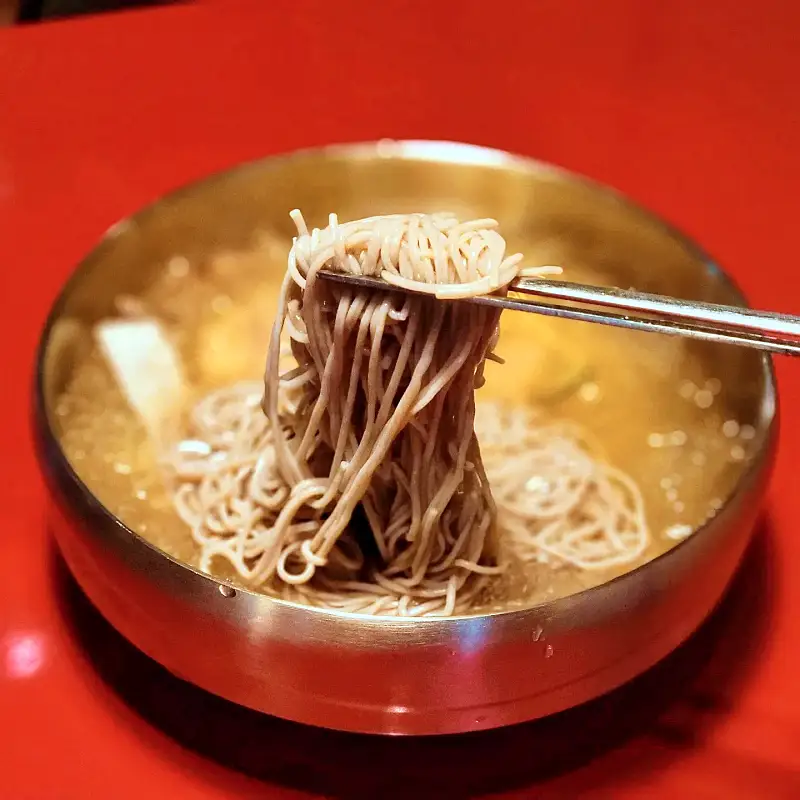 줄서는식당 권율 추천 누룩발효삼겹살, 30일 드라이 에이징 숙성 삼겹살 당귀 쌈 맛있는 식당 신사동 숙성고기 고깃집 맛집 소개