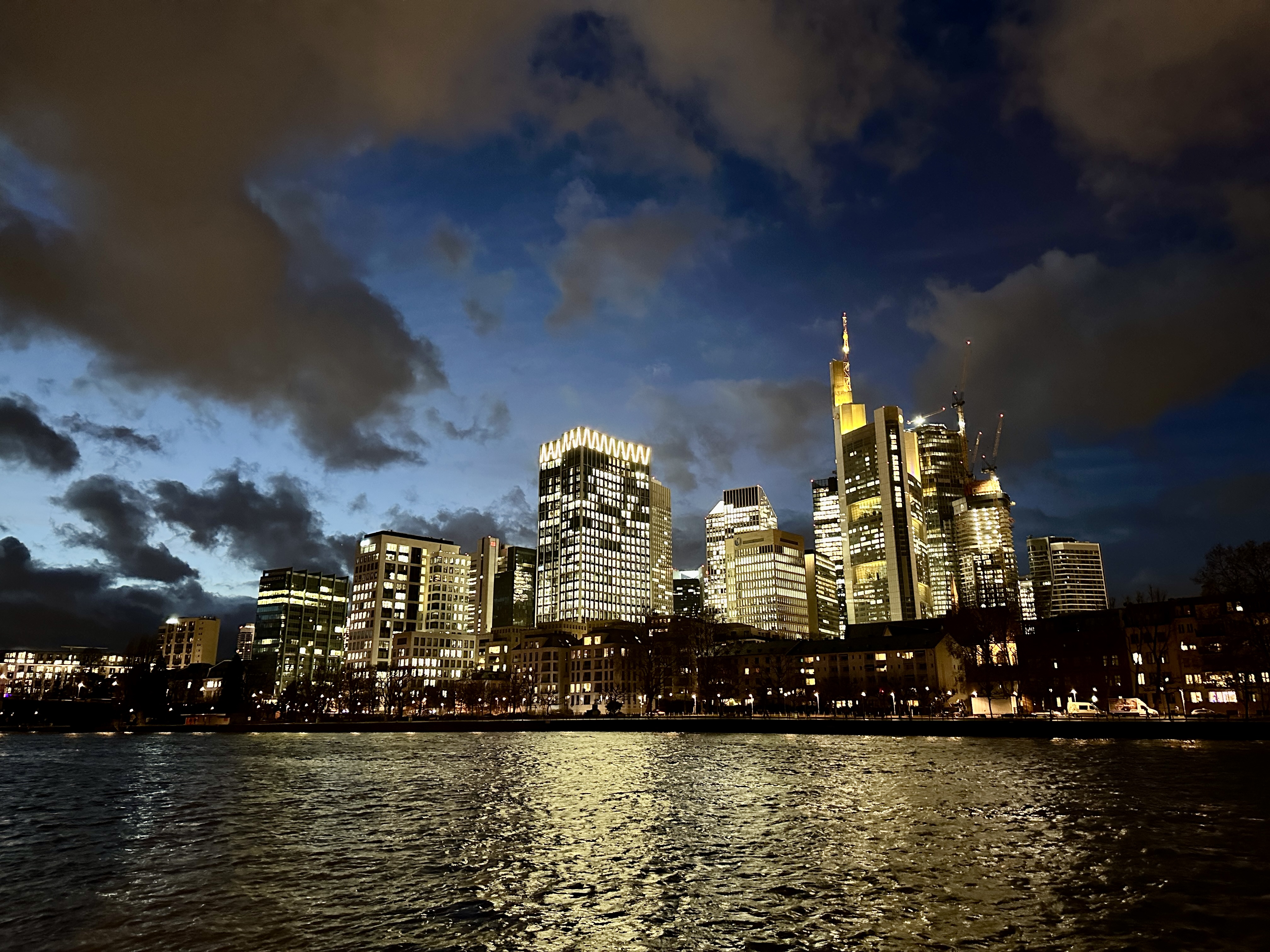 프랑크푸르트 마인강변 야경