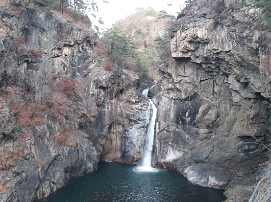 철원 삼부연 폭포 - 철원 9경