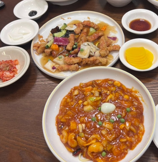 물짜장과 탕수육 사진