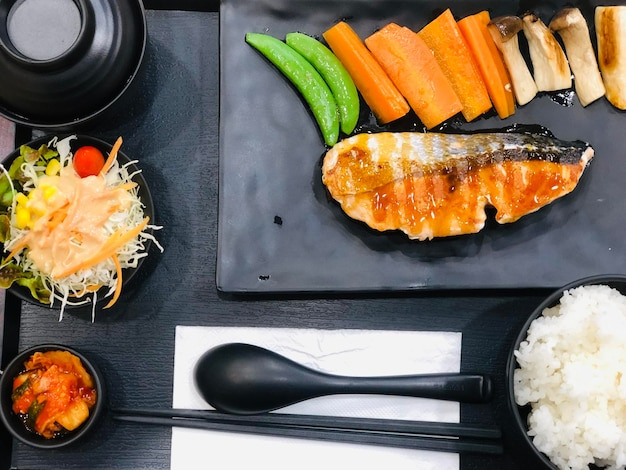 다이어트 외식 메뉴 생선구이 정식