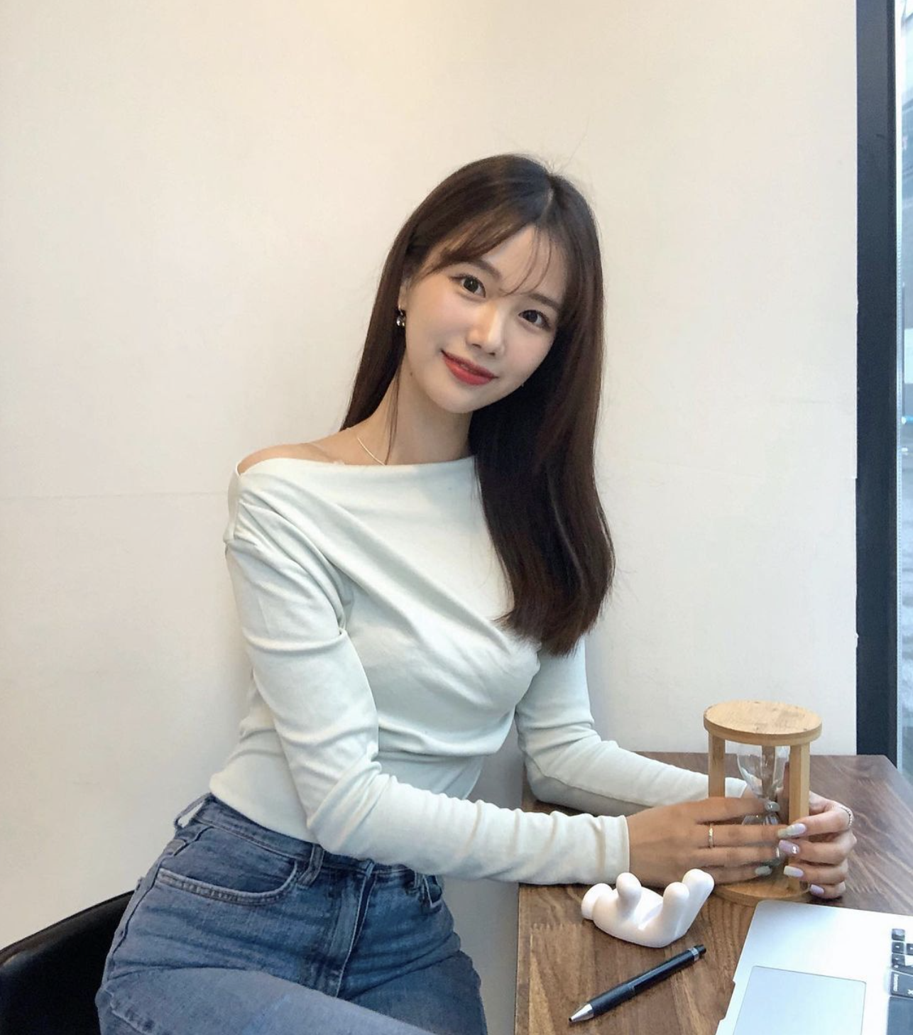김가현 오프숄더 미모