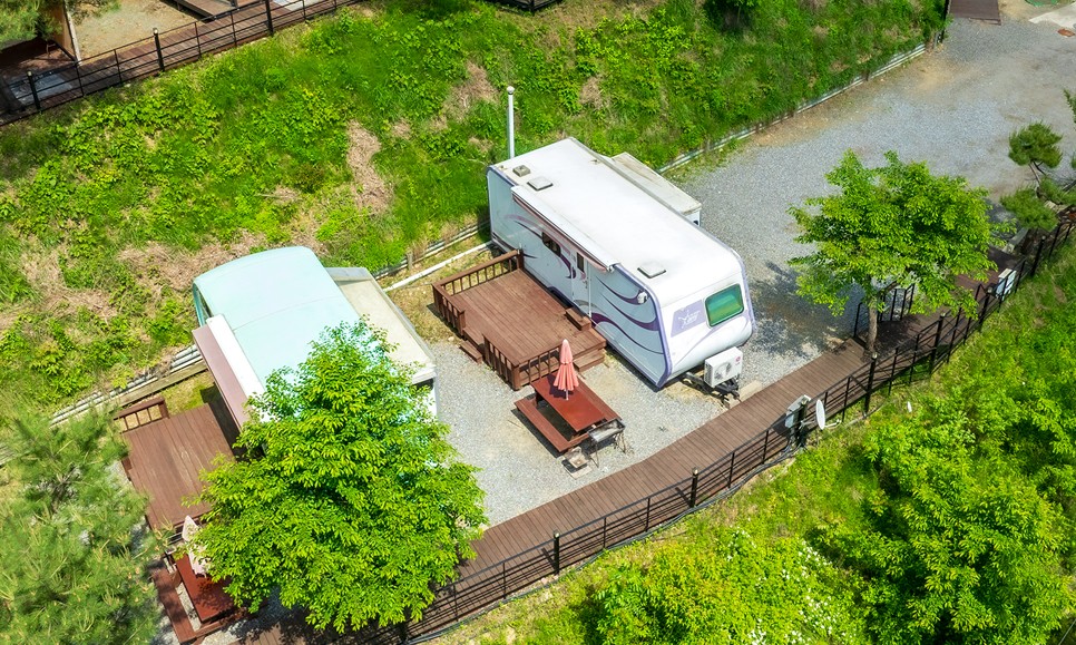 가평 명지산 카라반 글램핑장 (프리미엄 카라반)