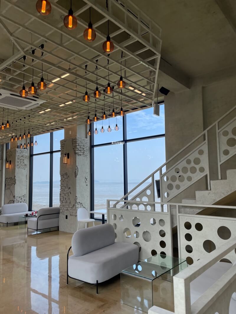 대부도 카페 뮤시엄 뷰맛집 신상 카페 - 매장 2층