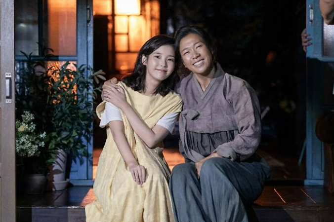아이유청룡시리즈5관왕,아이유 여우주연상 수상소감,폭싹 속았수다 넷플릭스,청룡시리즈어워즈 2025,아이유 연기력 후기,이지은 배우