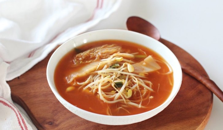 김치콩나물국