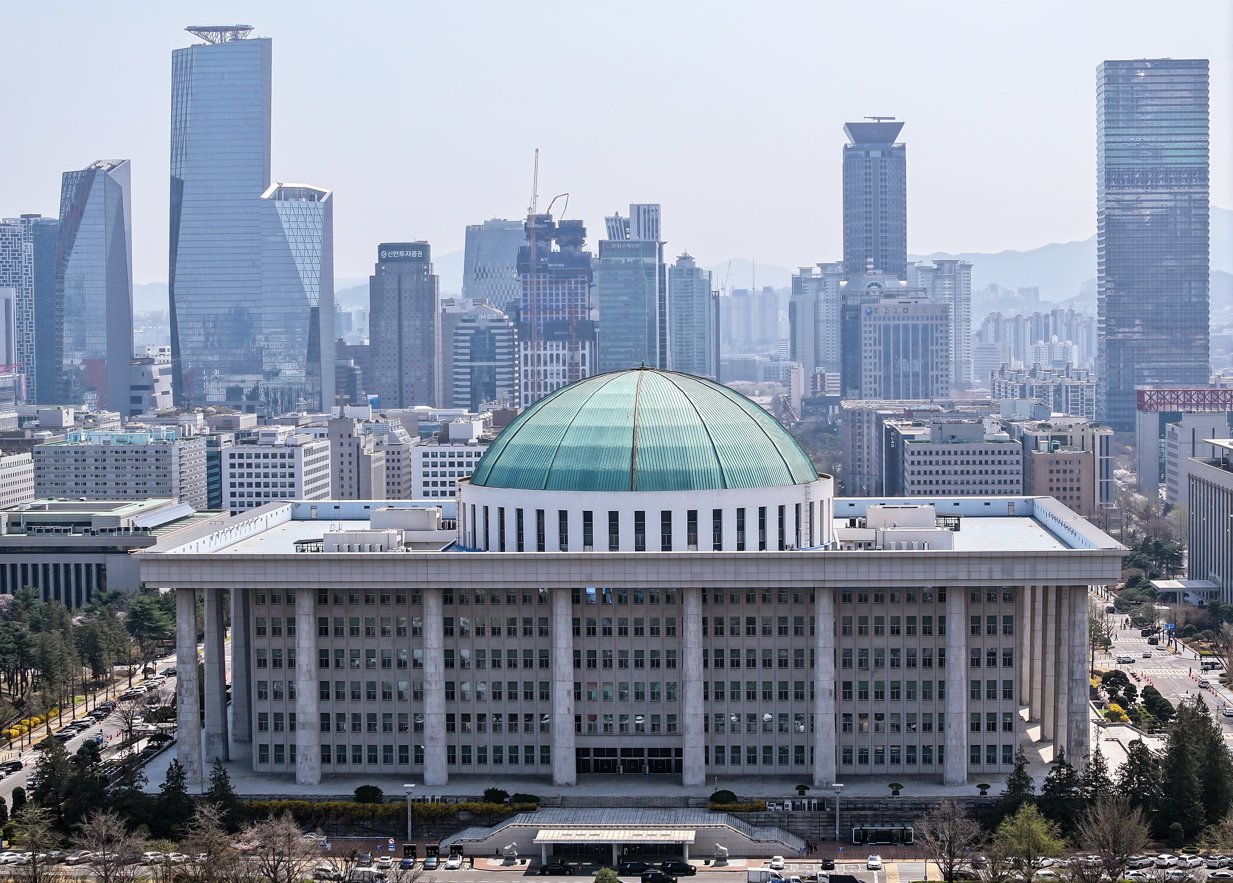 국회 의원회관 추락 사고 원인 분석: 시설물 안전 진단과 운전기사 근로 환경 실태 점검