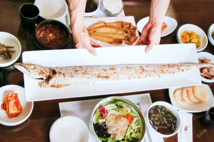 1박2일 오분자기 뚝배기 전복뚝배기 돔베고기 제주공항 근처 맛있는 식당 제주 토속음식 맛집 소개