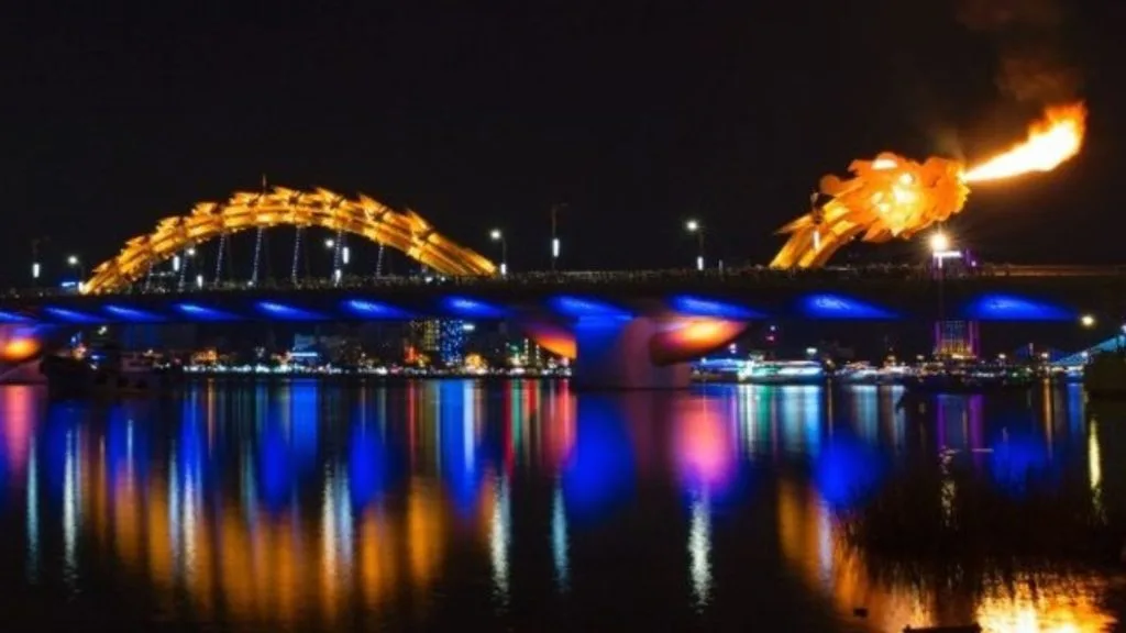 한강 다리 &amp; 용다리 불쇼 (Dragon Bridge)