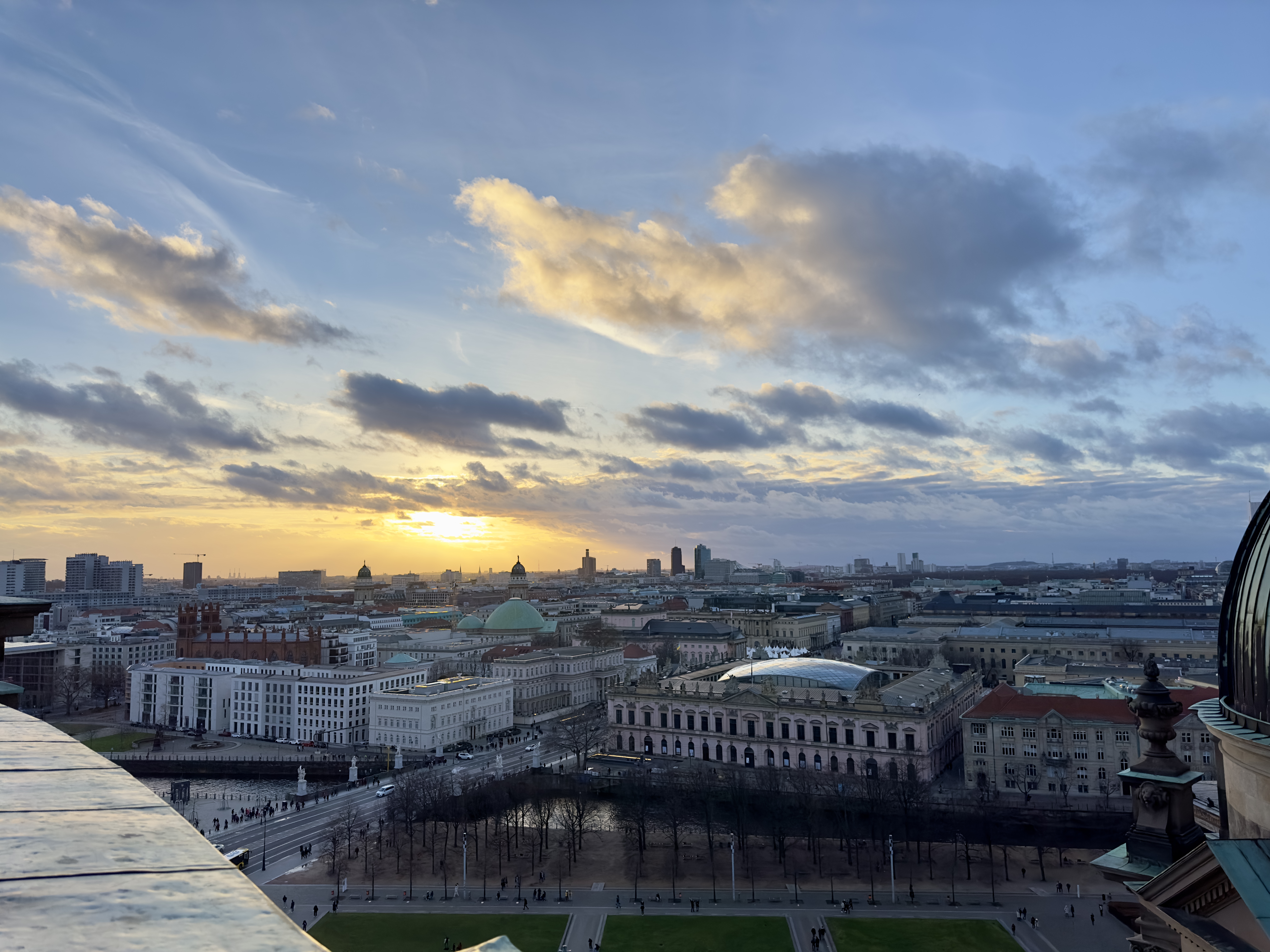 베를린 돔에서 바라보는 일몰