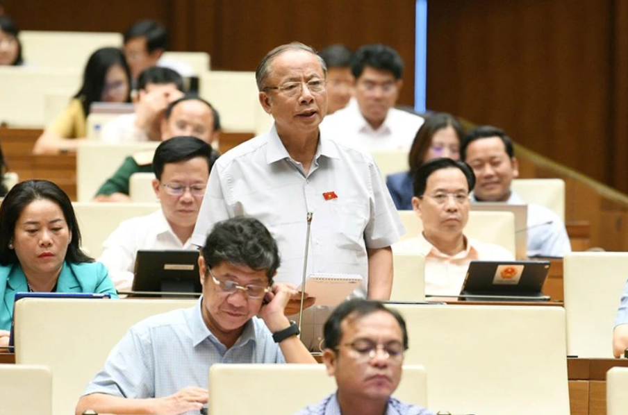 img src="베트남_국회_세금_논의.jpg"alt"베트남 국회에서 세금 감세 논의"