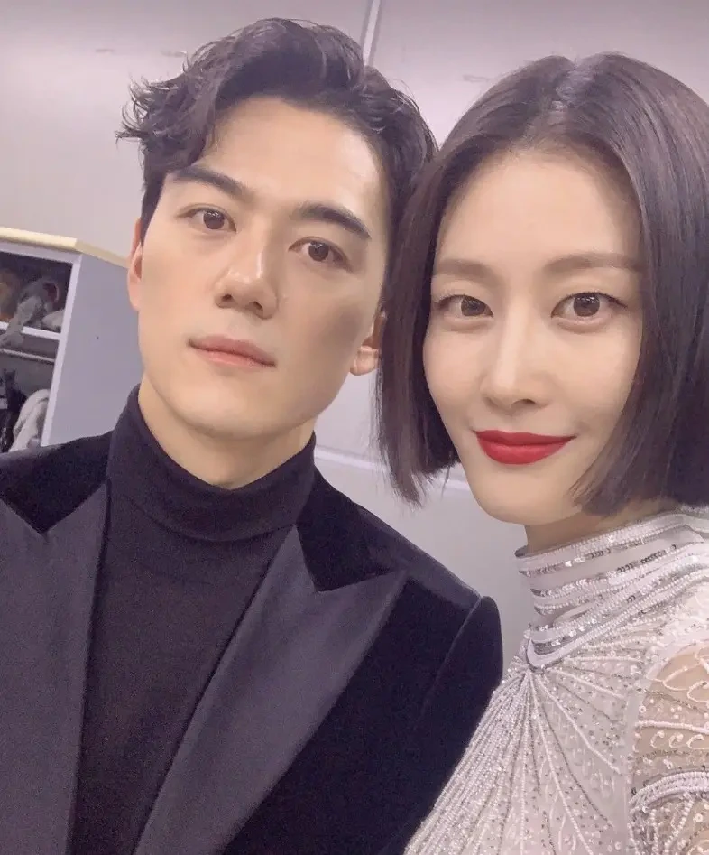 이현이 남편 홍성기