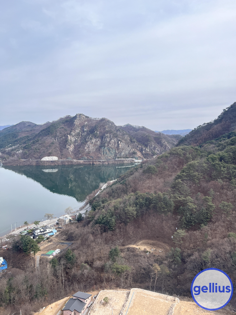 춘천 삼악산 케이블카 하산중에 바라본 호수