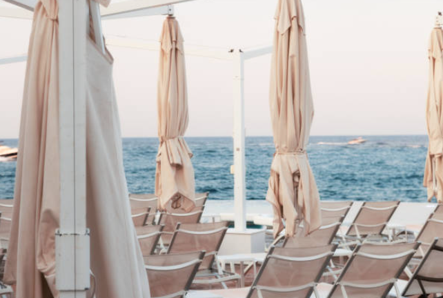 오프시즌 여행의 모든 것: 성수기보다 최대 50% 저렴하게 다녀오는 법